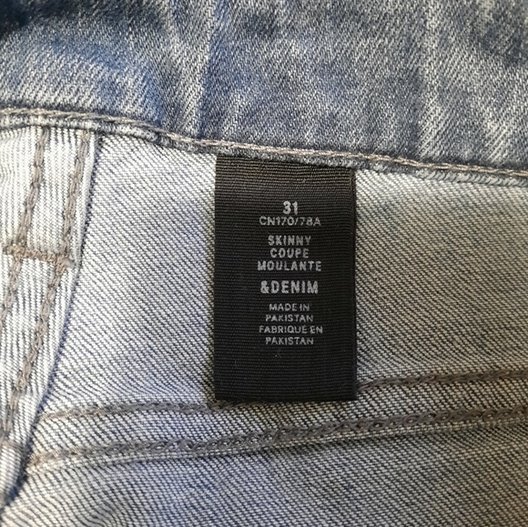 🟢3/$30 H&M jean shorts - Picture 4 of 6